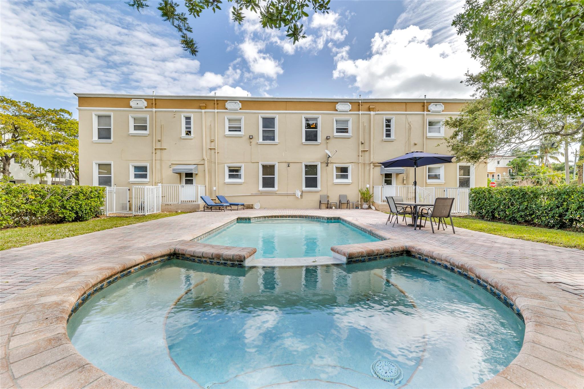 401 NE 16th Ave 4