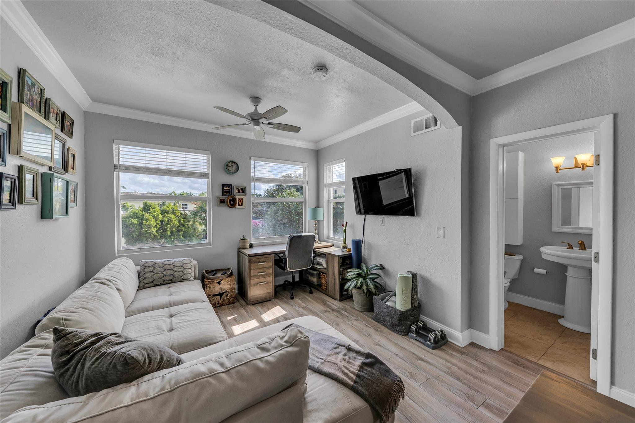 401 NE 16th Ave 4