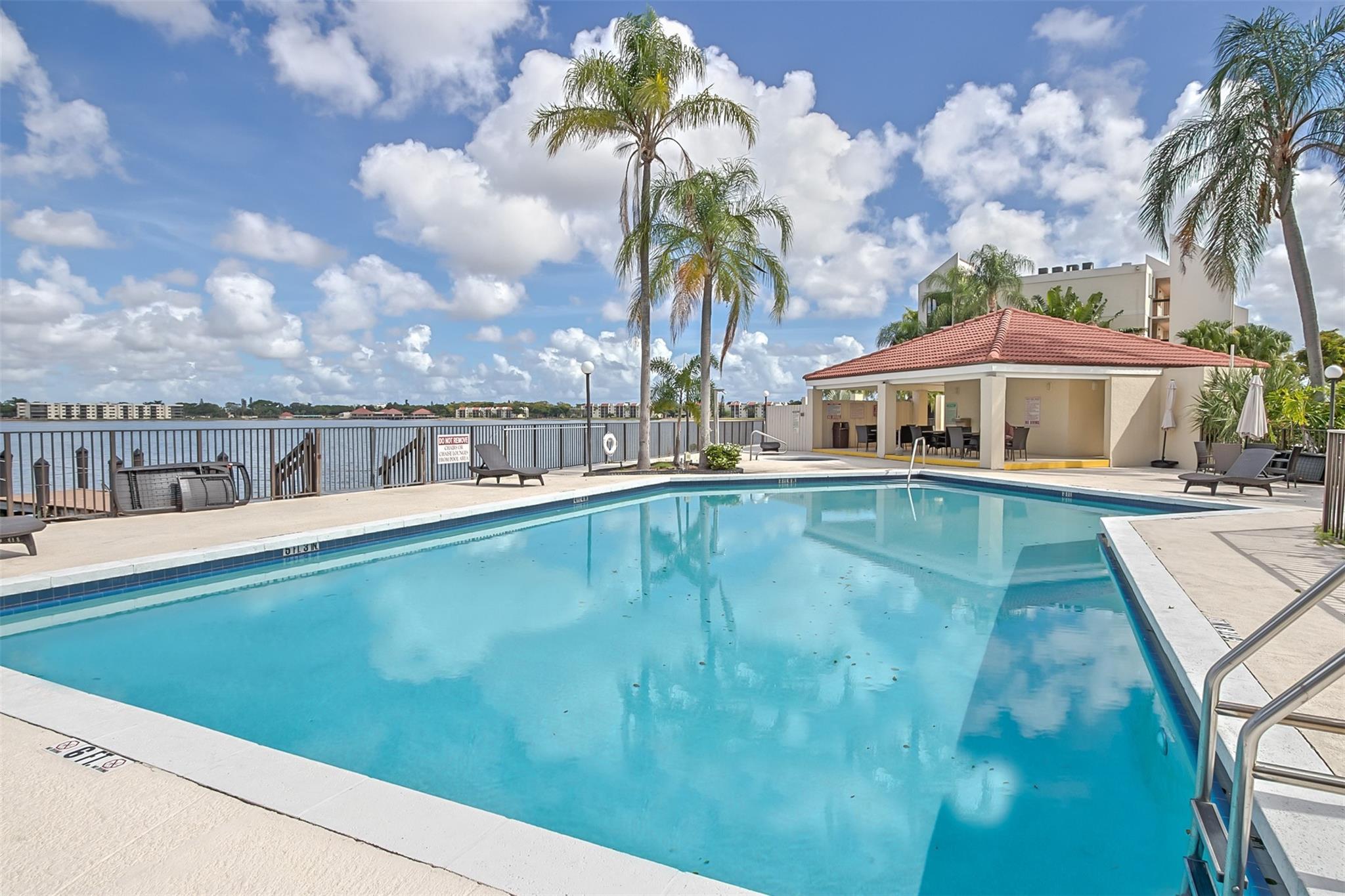 111 Lake Emerald Dr 105
