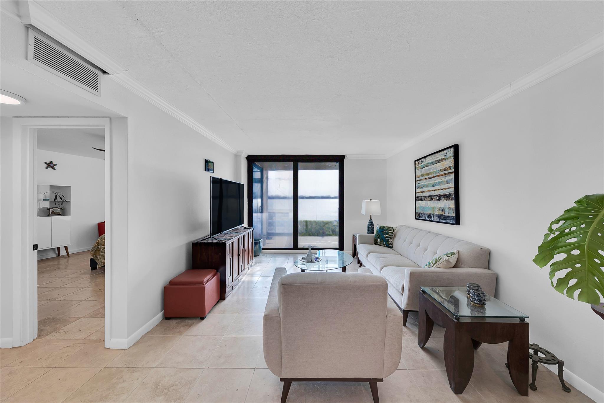 111 Lake Emerald Dr 105
