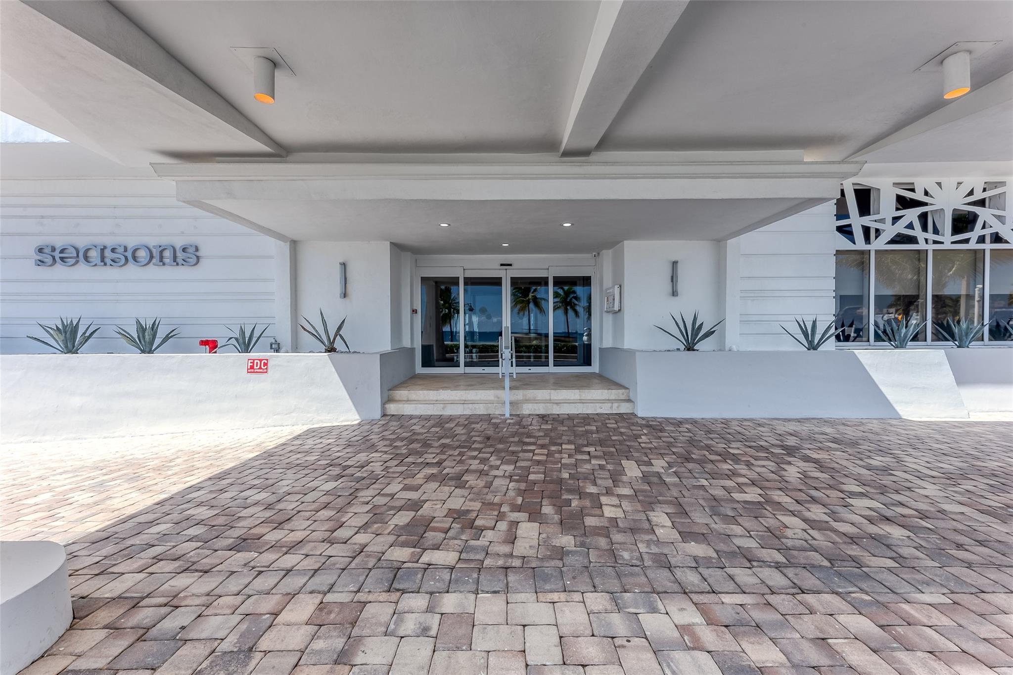 209 N Fort Lauderdale Beach Blvd 8D