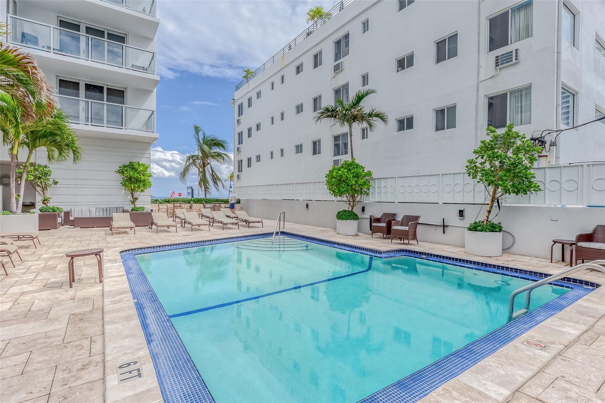 209 N Fort Lauderdale Beach Blvd 8D