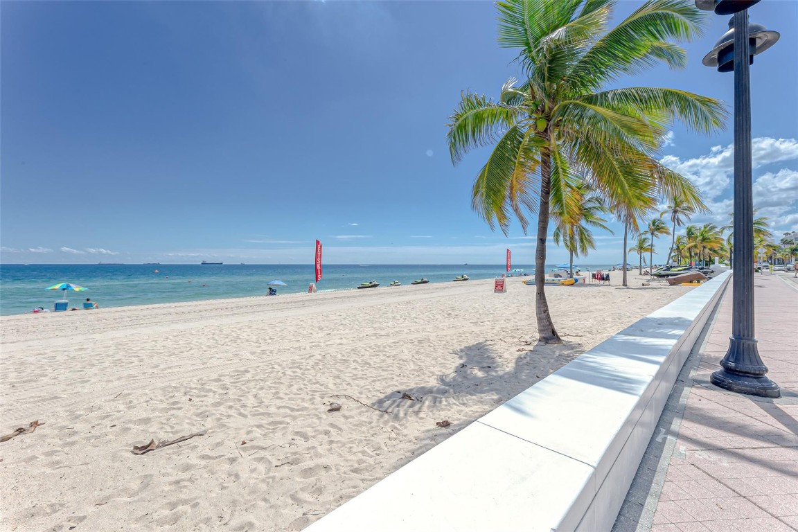 209 N Fort Lauderdale Beach Blvd 8D
