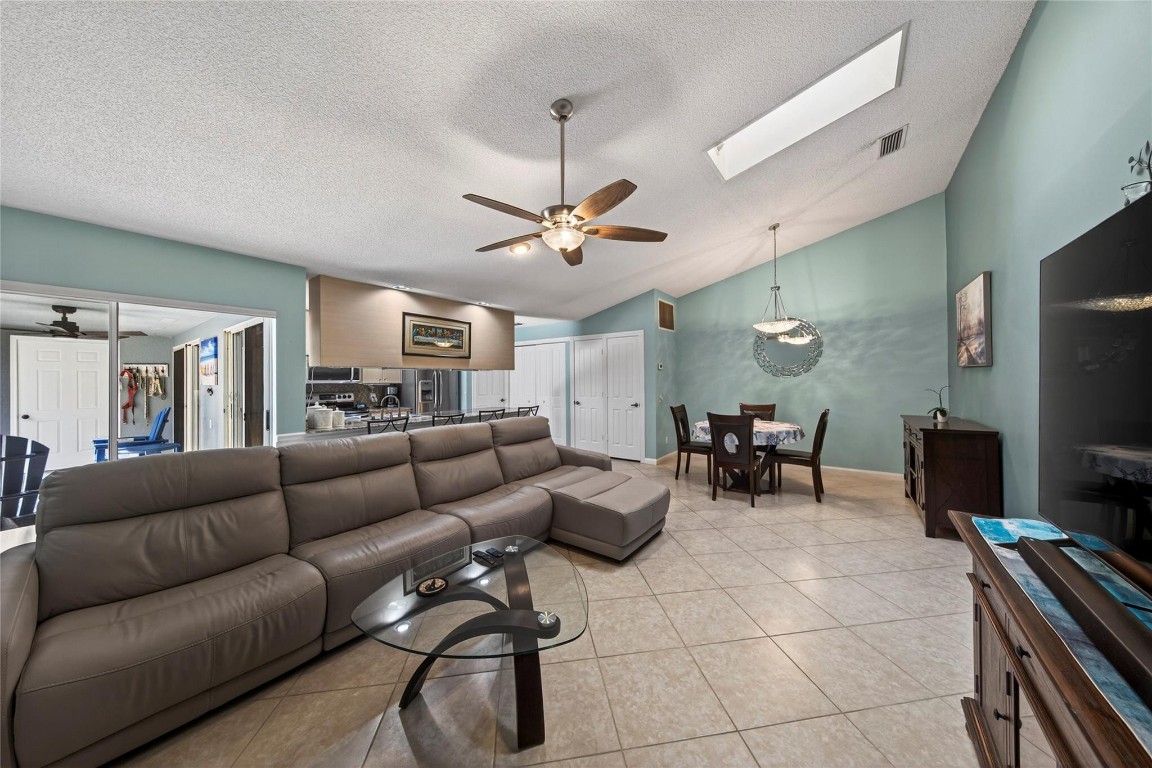 1202 NW Sun Terrace Circle D, Port St. Lucie Unit: D