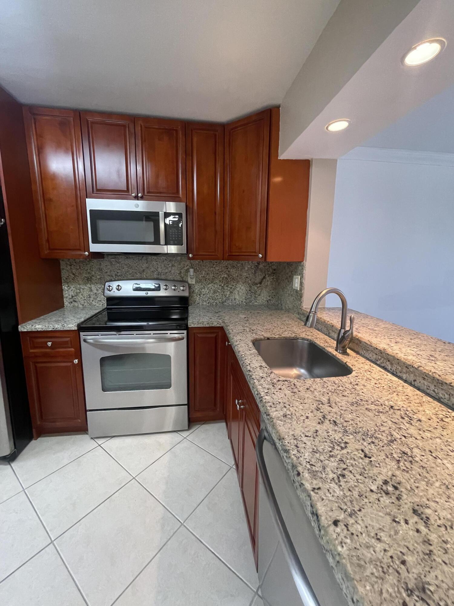 2900 NW 42nd Avenue A508