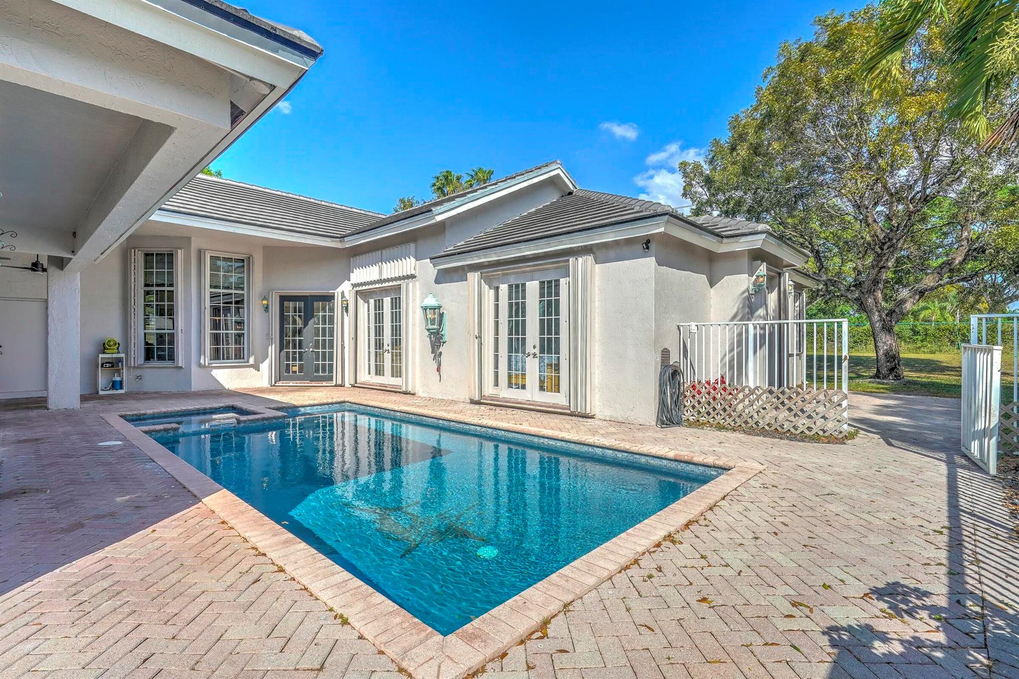 8020 Bermuda Point Lane