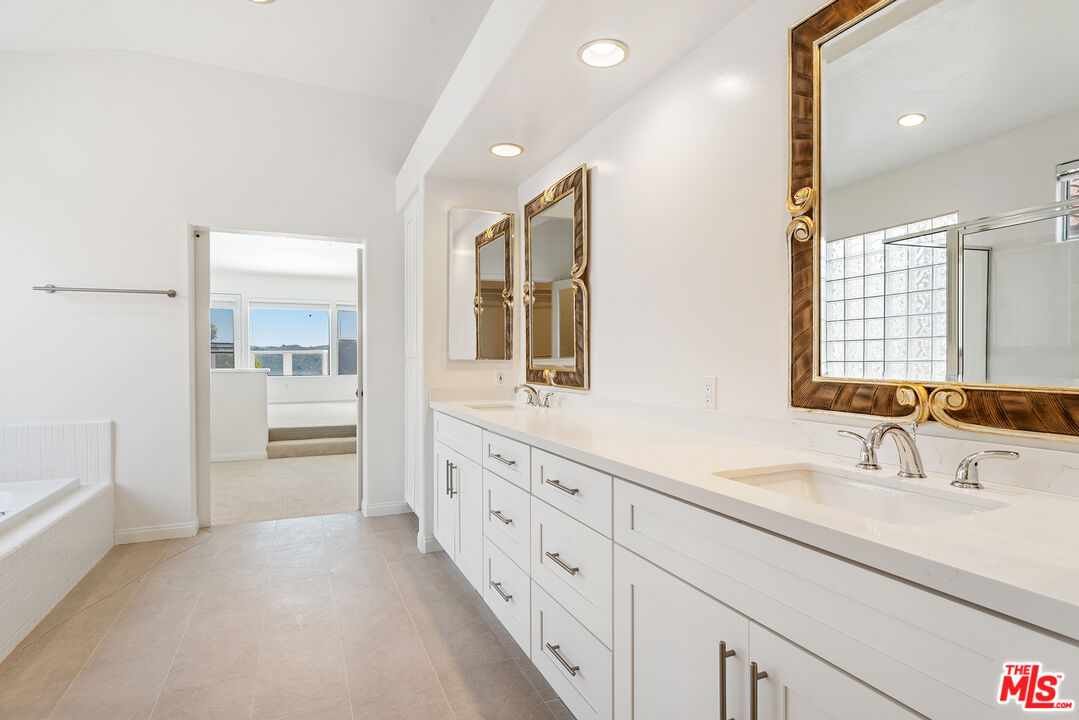 16712 Calle Arbolada