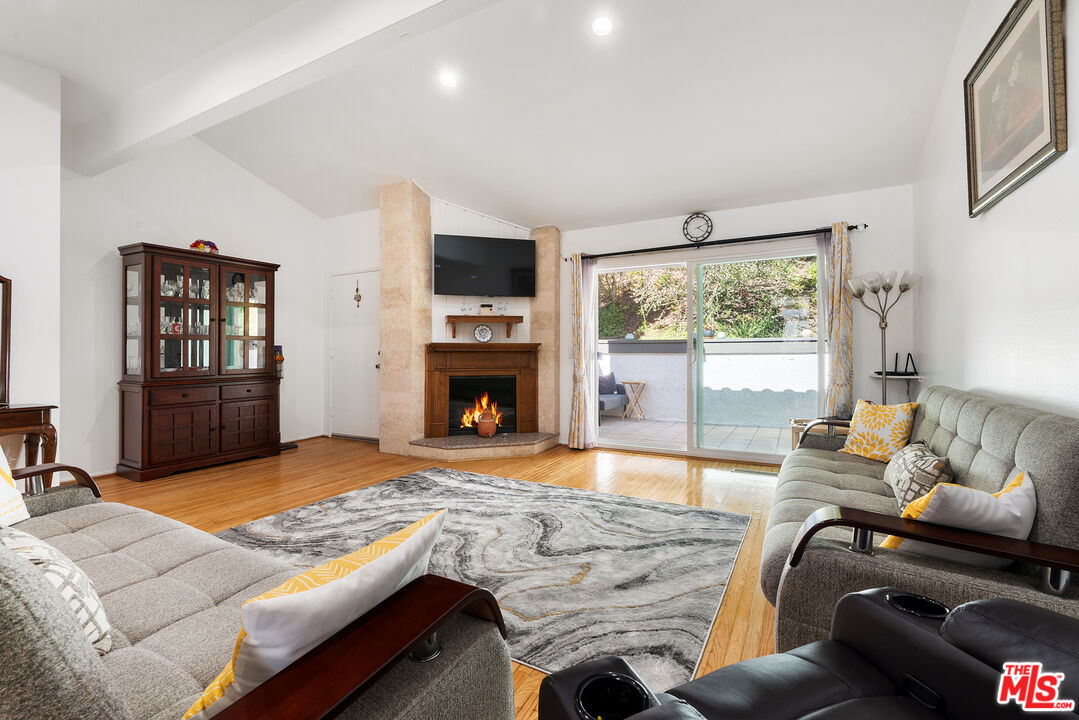17109 Palisades Cir