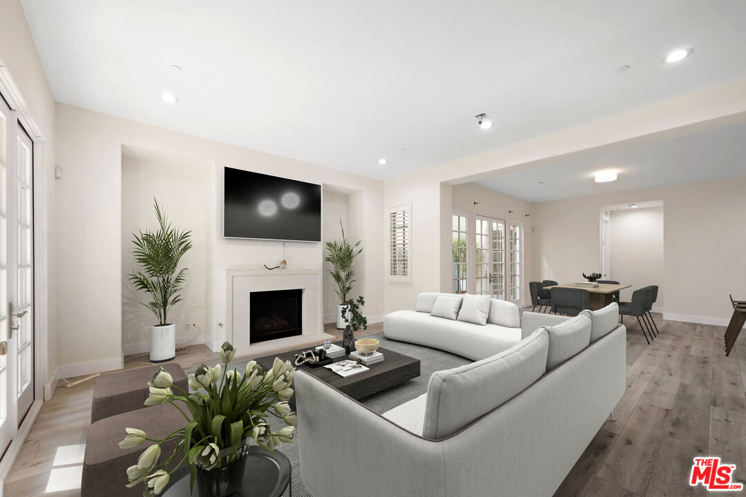 13053 Bluff Creek Dr