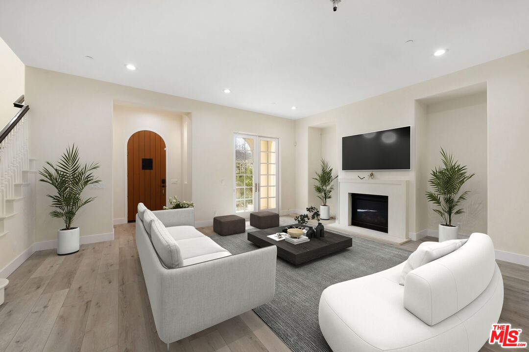 13053 Bluff Creek Dr