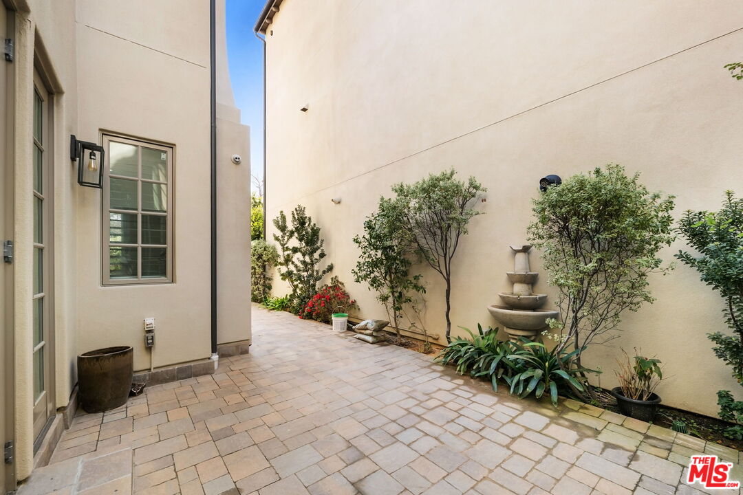 13053 Bluff Creek Dr