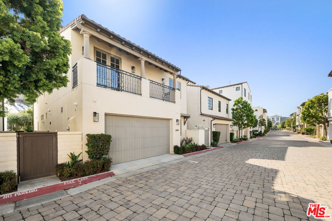 13053 Bluff Creek Dr