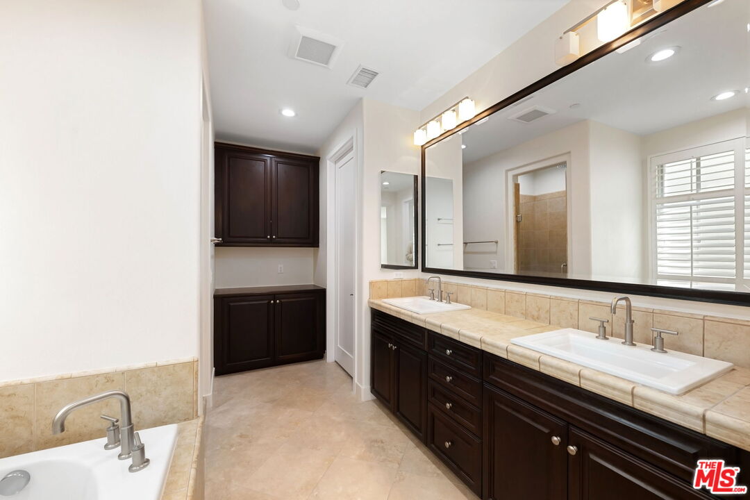 13053 Bluff Creek Dr