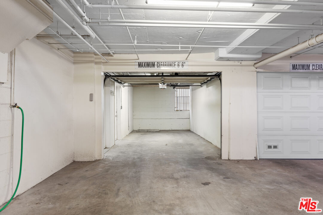 1160 Granville Ave Unit: 105