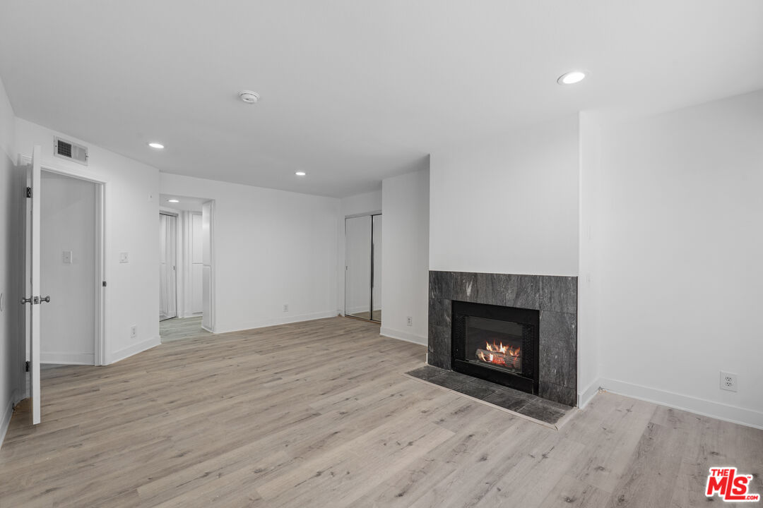 1160 Granville Ave Unit: 105