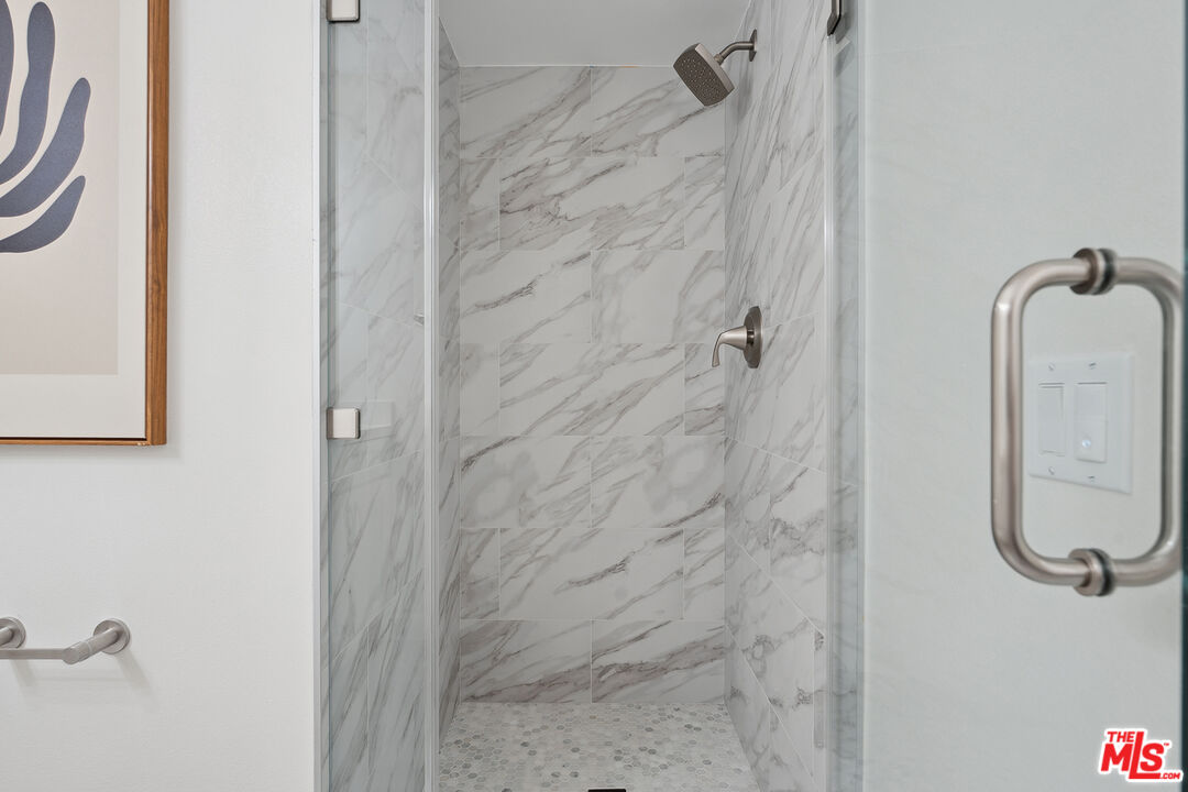 17109 Palisades Cir