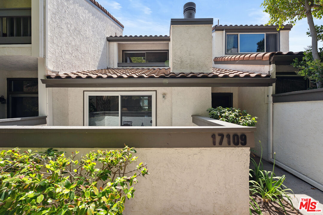 17109 Palisades Cir