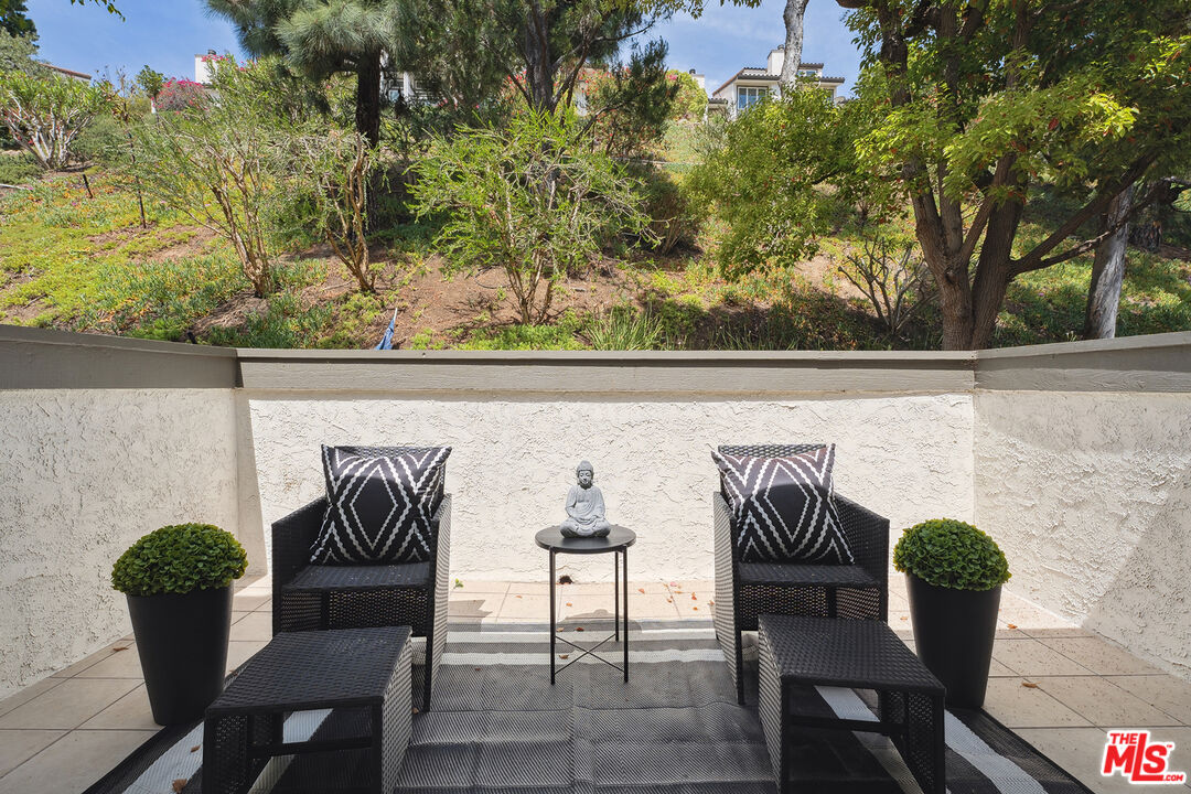 17109 Palisades Cir