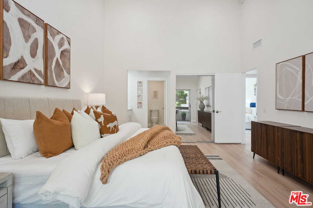 17109 Palisades Cir
