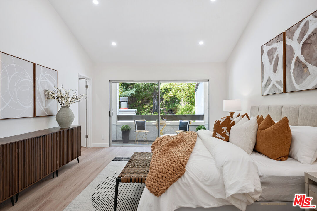 17109 Palisades Cir