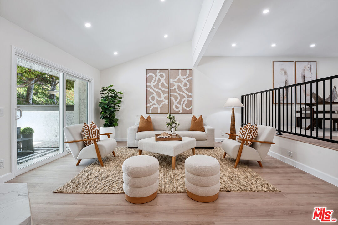 17109 Palisades Cir