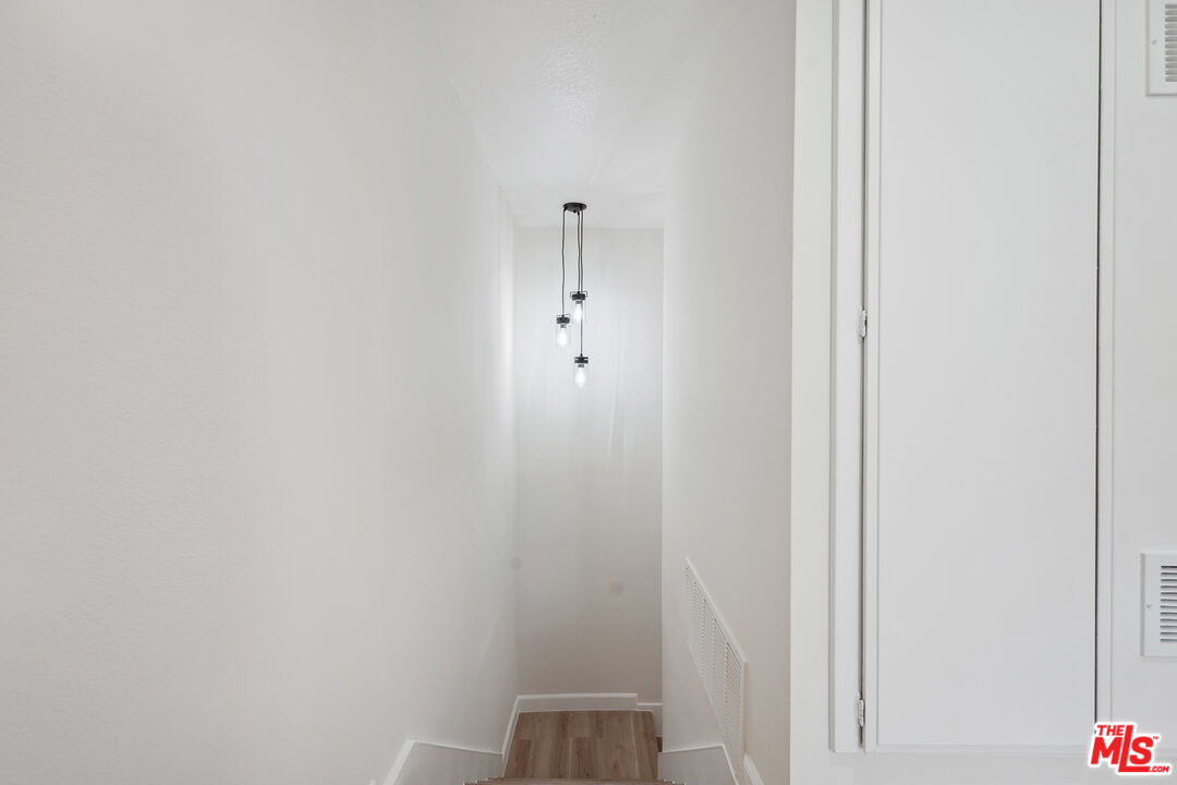 17109 Palisades Cir