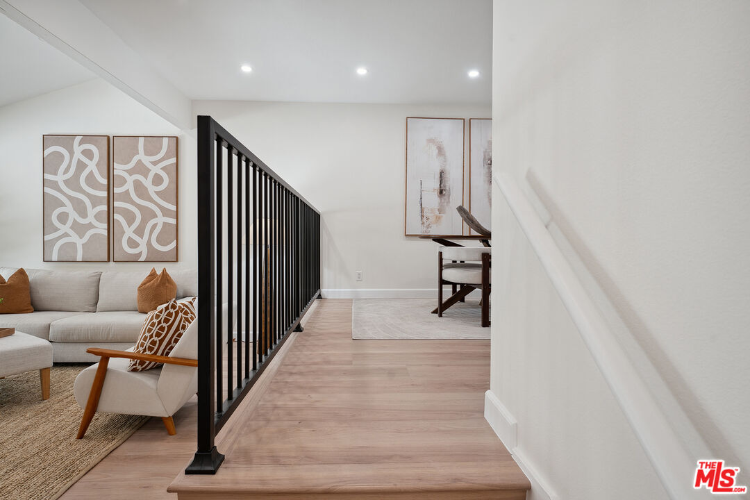17109 Palisades Cir