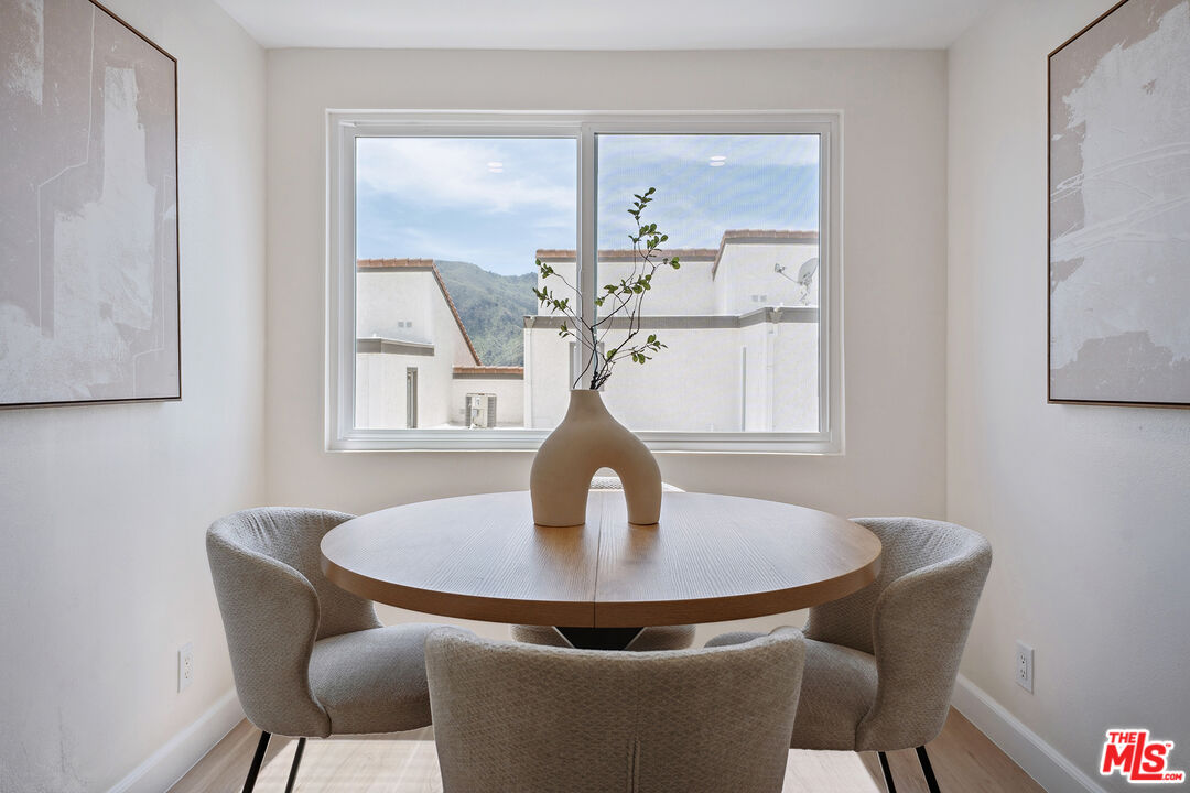 17109 Palisades Cir
