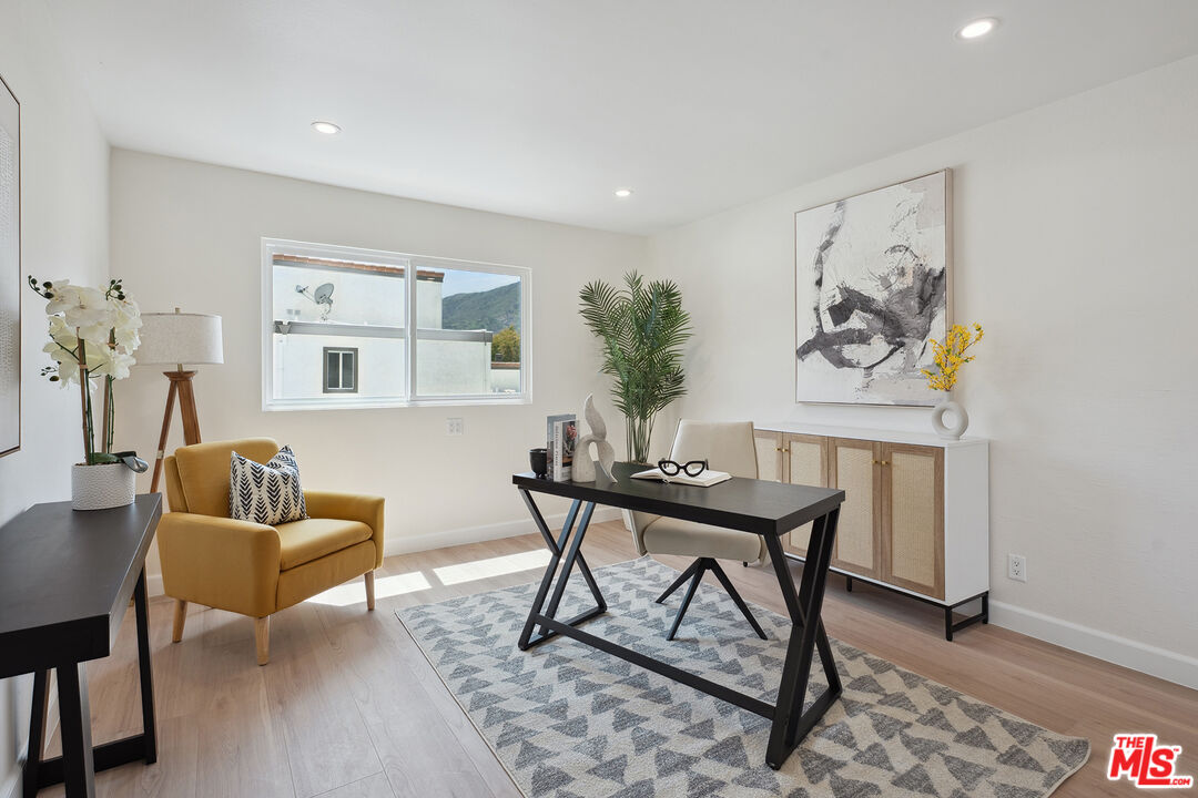 17109 Palisades Cir