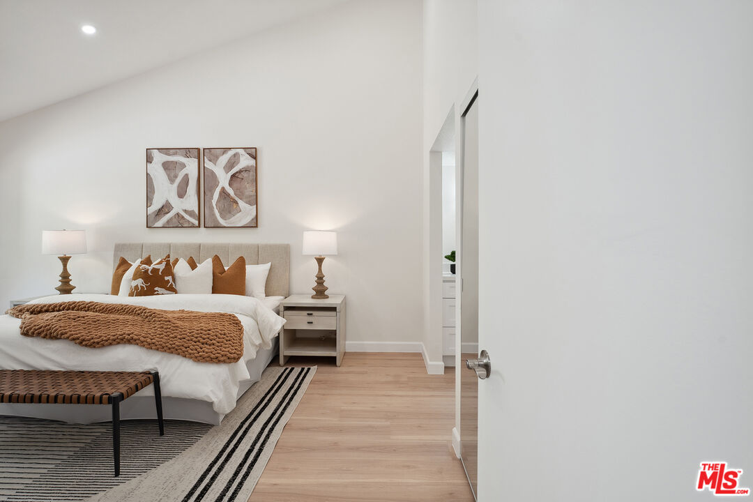 17109 Palisades Cir