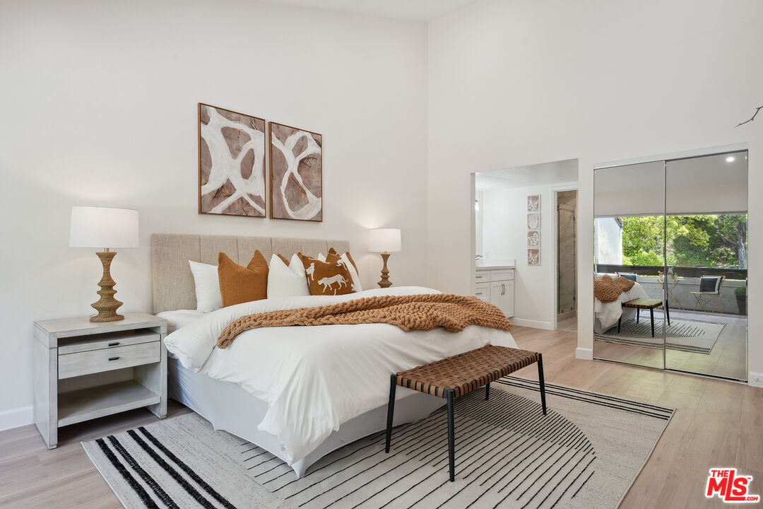 17109 Palisades Cir