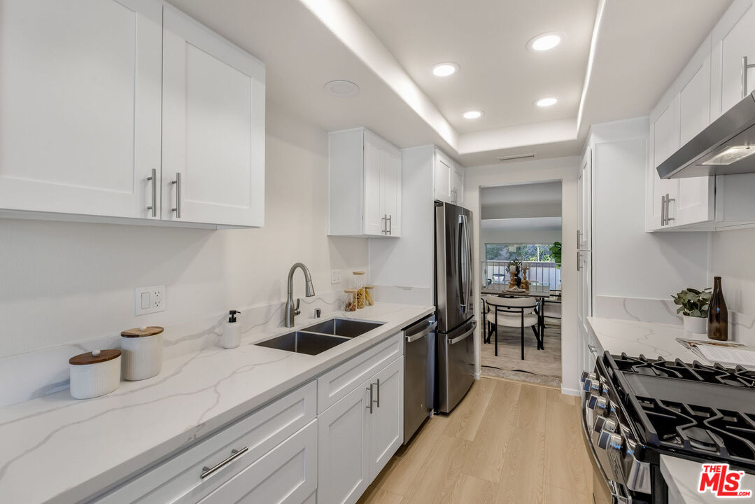 17107 Palisades Cir