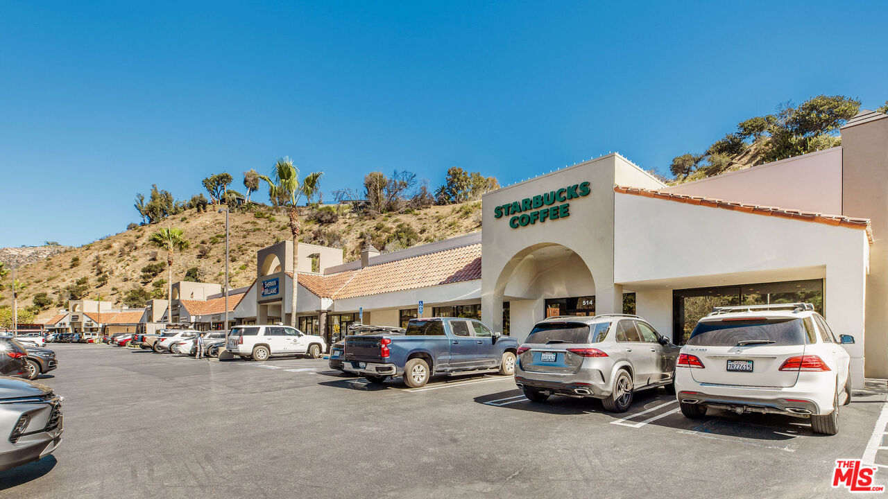 17107 Palisades Cir