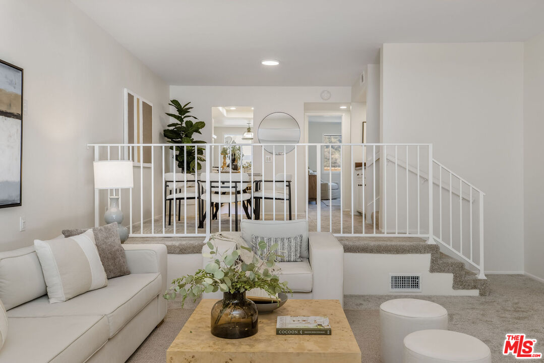 17107 Palisades Cir