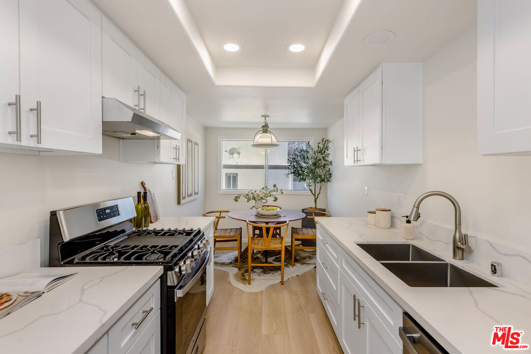 17107 Palisades Cir