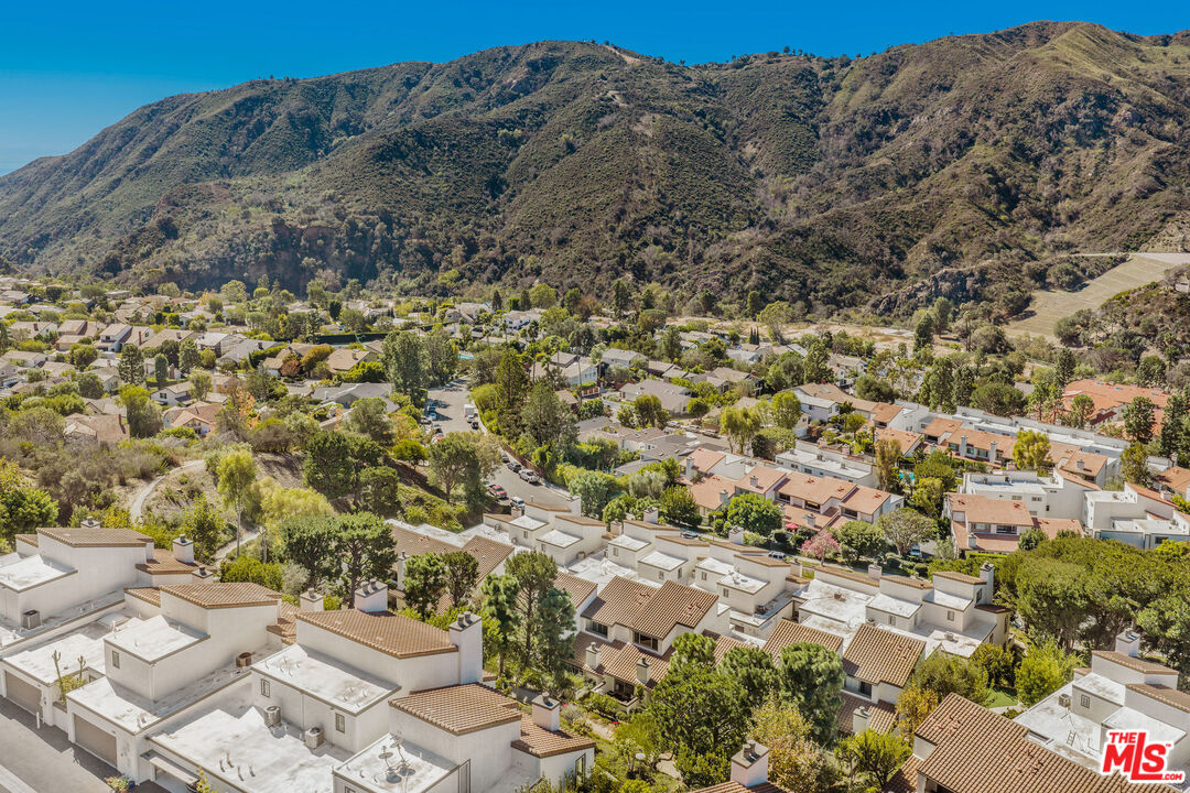 17107 Palisades Cir