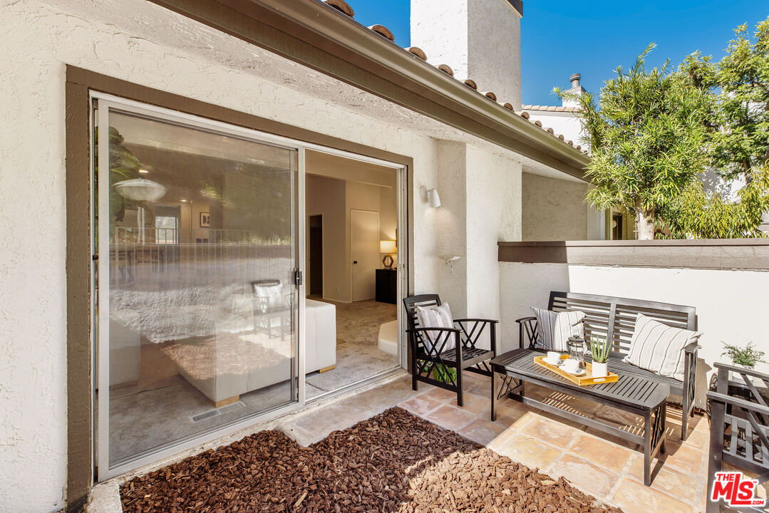 17107 Palisades Cir