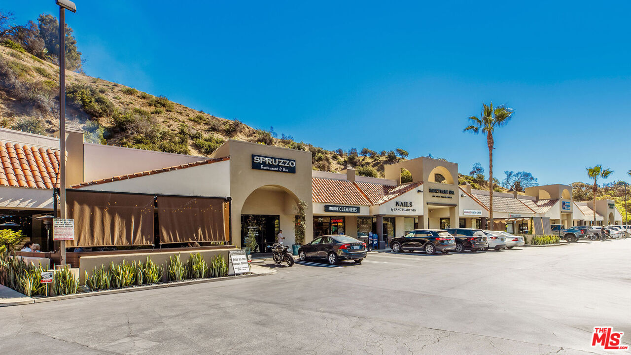 17107 Palisades Cir