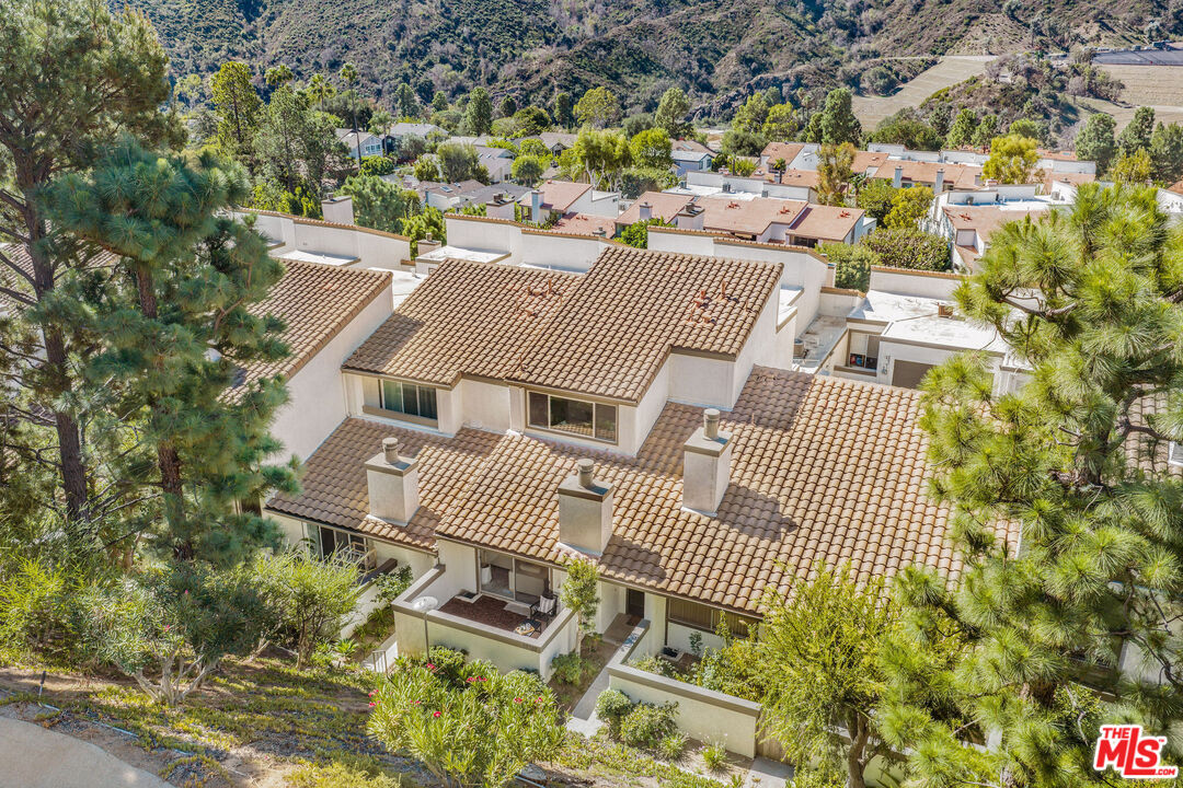 17107 Palisades Cir