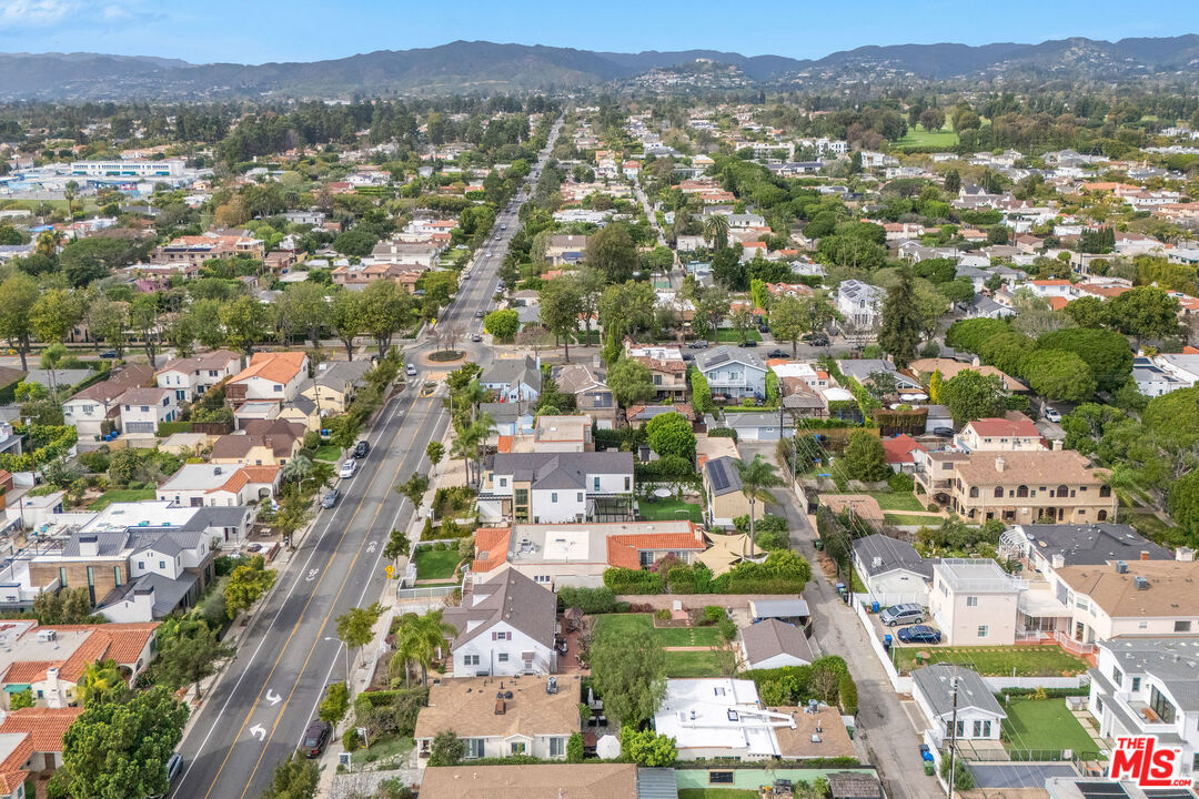 1039 26th St Unit: B