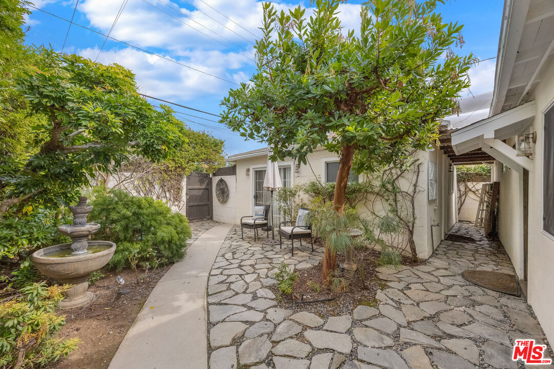 1039 26th St Unit: B