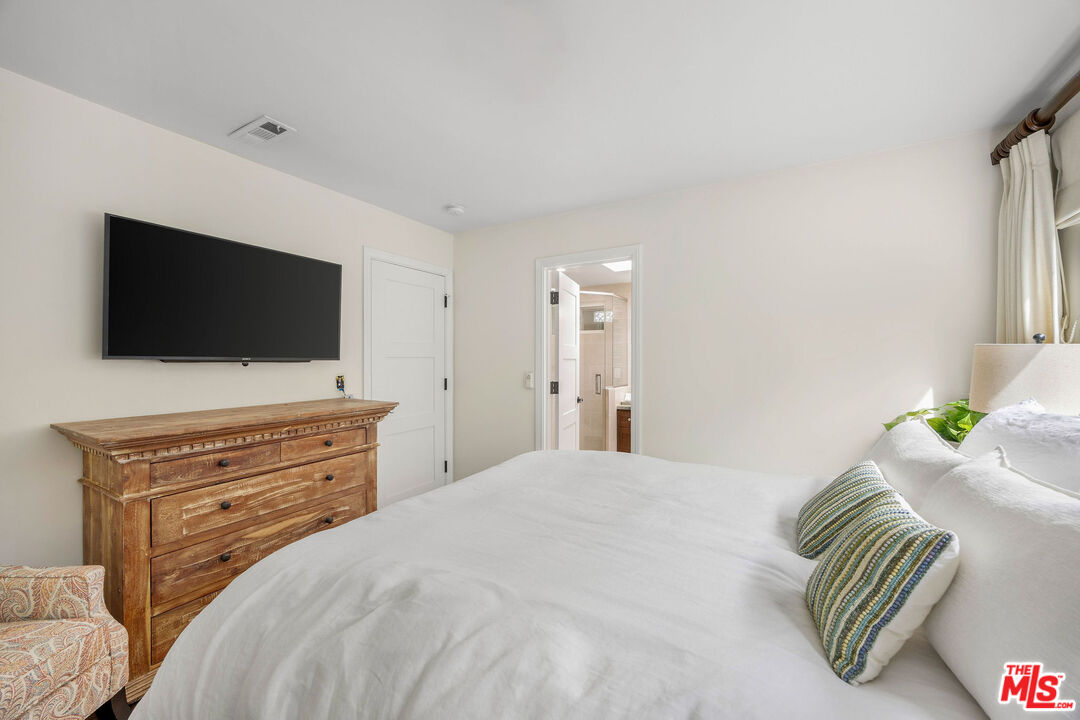 1039 26th St Unit: B