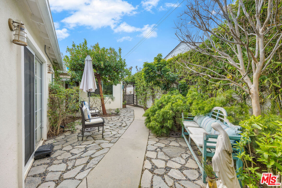 1039 26th St Unit: B