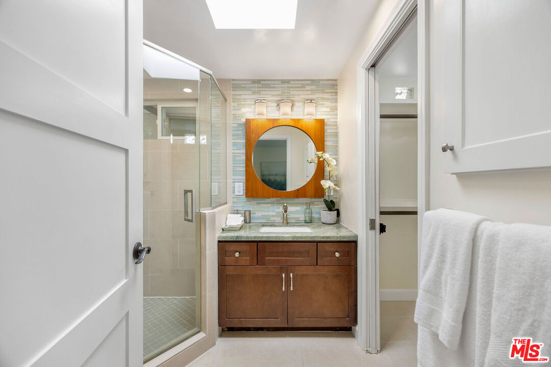 1039 26th St Unit: B