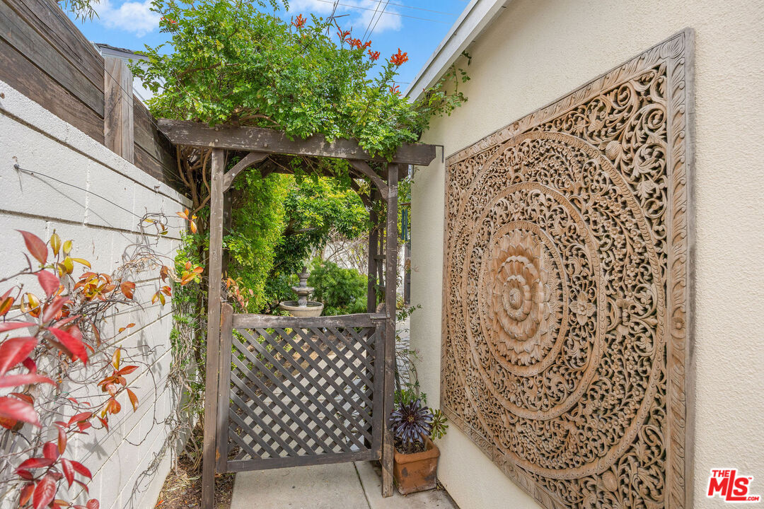 1039 26th St Unit: B