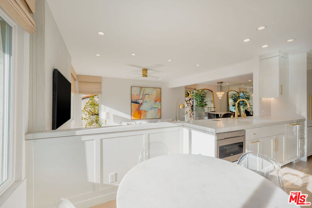 1770 Palisades Dr