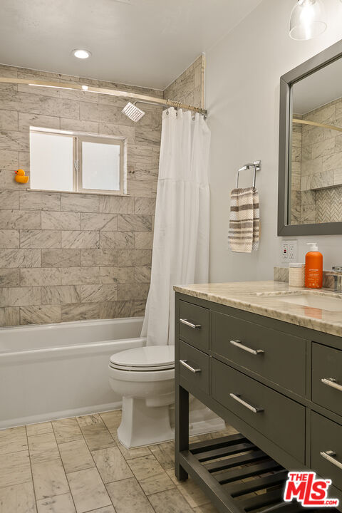 2219 Voorhees Ave Unit: 2