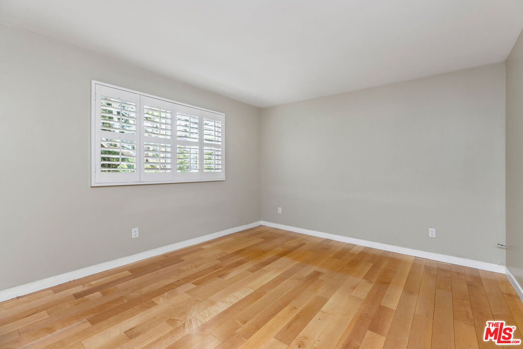 17207 Palisades Cir
