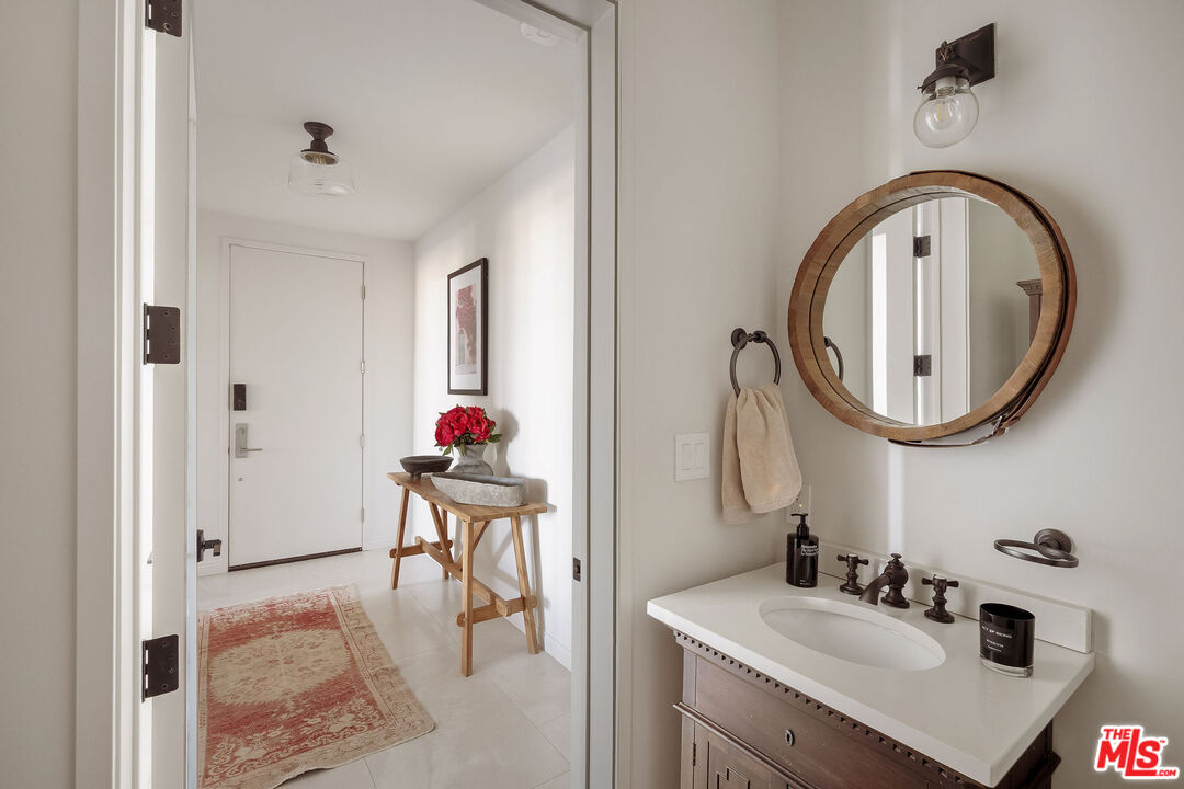 870 Haverford Ave Unit: 303