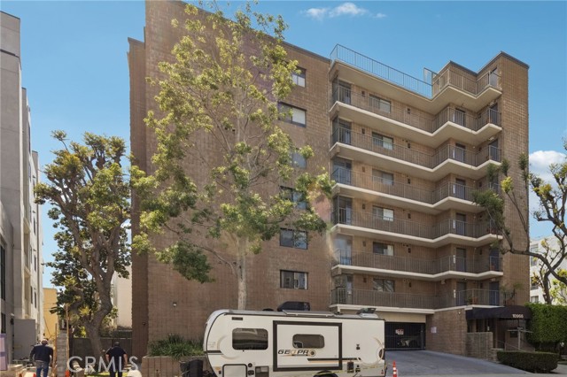 10966 Rochester AVE Unit: 5D